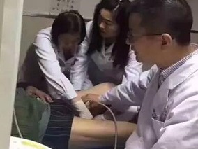 惊心动魄 如此情况这位B超医生还能冷静处理缩略图